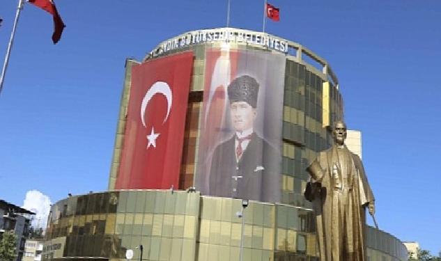 Aydın Büyükşehir Belediyesi, çalışanlarının en düşük maaşı asgari ücretin yüzde 40 fazlası olan 12 bin 50 lira yaptı