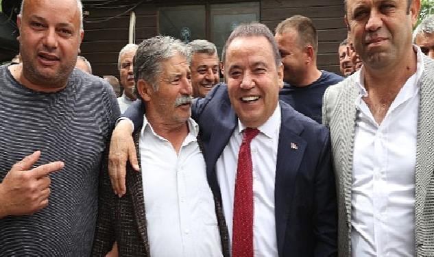 Başkan Böcek Trafik Kontrol Merkezi’ni ziyaret etti