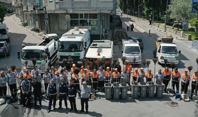 Zeytinburnu’nda Bahar Temizliği Devam Ediyor