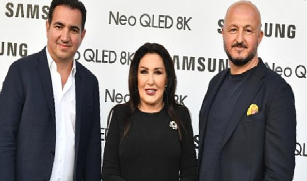 Samsung, Nükhet Duru’nun eşsiz sahne performansıyla 2023 model televizyonlarını İzmir’de tanıttı