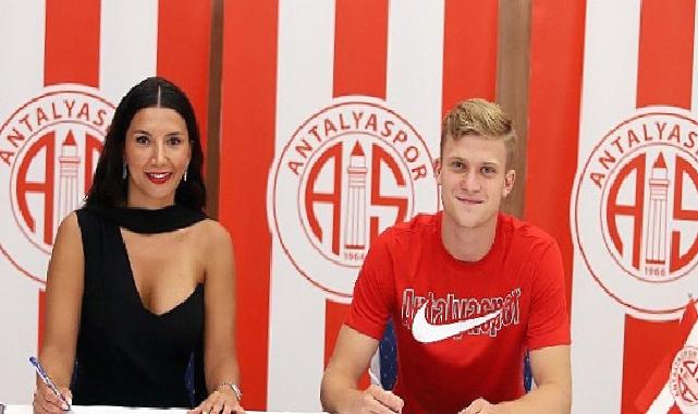 Antalyaspor’dan Fener’e Jakup çalımı