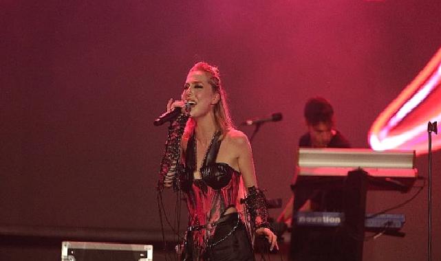 İstanbul Festivali’nin Coşkulu İkinci Gününde Skapova, Yedinci Ev, Mavi ve Güneş Sahne Aldı