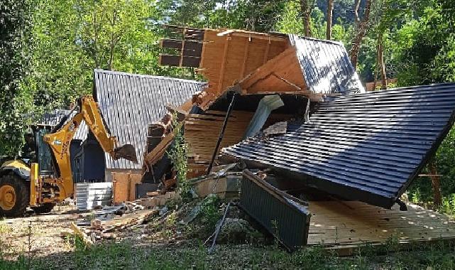 Kartepe’de Kaçak bungalov yapılar yıkıldı 