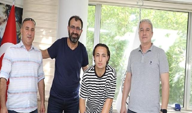 Burhaniye Belediyespor’dan Orta Sahaya Hamle
