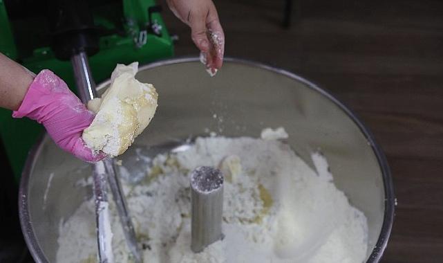 Büyükşehir’den Serik’e hamur yoğurma makinesi