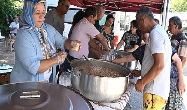 Çıralı Mahallesi’nde vatandaşlara aşure ikramı