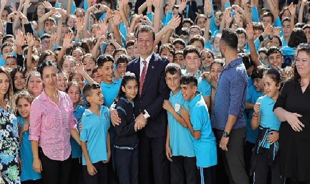 İBB, öğrencilerin yanında