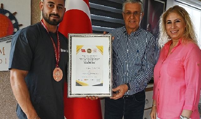 Başarısını Başkan Topaloğlu ile Paylaştı