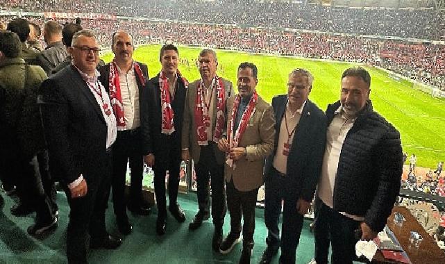 Başkan Altay Milli Takımı ve Konyalı Taraftarları Kutladı