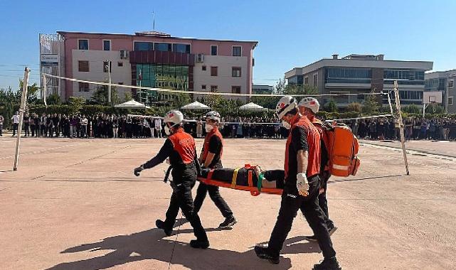 Buca’nın Kahramanlarından Çocuklara Afet Eğitimi