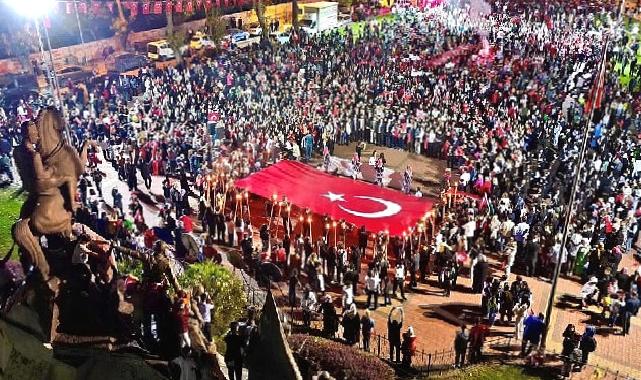İnegöl’de 100. Yıl Coşkusu Caddelere Sığmadı