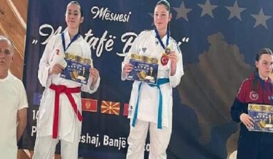 Nilüferli karateciler madalyalarla döndü