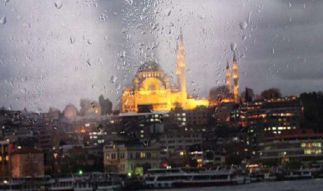 AKOM verilerine göre, İstanbul genelinde hafta sonu yer yer kuvvetli sağanak yağmur geçişlerinin yaşanması bekleniyor