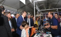 Hisarcıklıoğlu’dan Bilişim Fuarı’na tam not